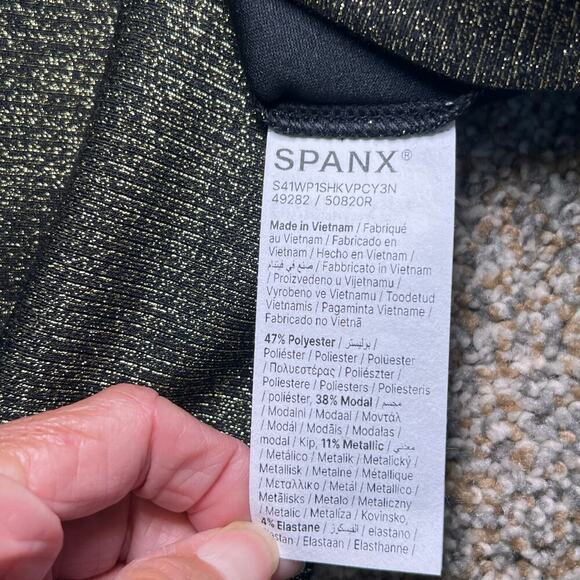 Spanx Air Essentials Shine Half Zip. Very Black/Gold. NWT. Size 1X - Picture 6 of 8